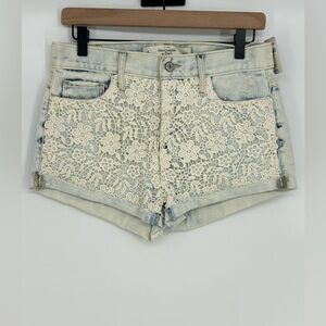 "NWT" Abercrombie & Fitch High Rise Embroidered Light Denim Shorts Size 4/27